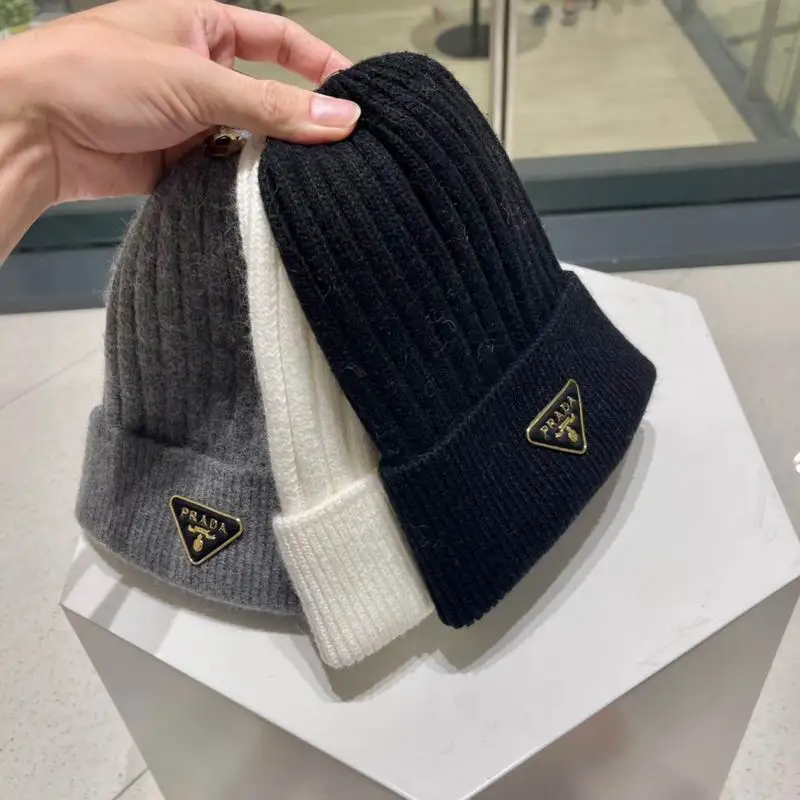 Prada hat 106 (1)